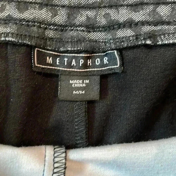 ❤️2/$30❤️[M]Metaphor Women’s Legging Pants  Black Gray Stretch Animal Print - Picture 2 of 6